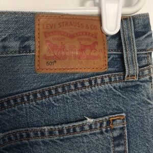 Levi 501 jeans. Size 28